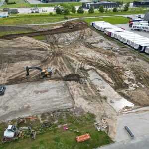 Byggeplads ved REMA 1000's nye servicecenter i Horsens, som EKJ er bygherrerådgiver og projekterende rådgiver for.